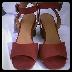 Pair Of Ladies Shoes Size 8